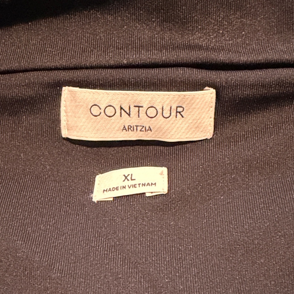 Aritiza Original Contour Flourish Top - Black - Picture 2 of 4